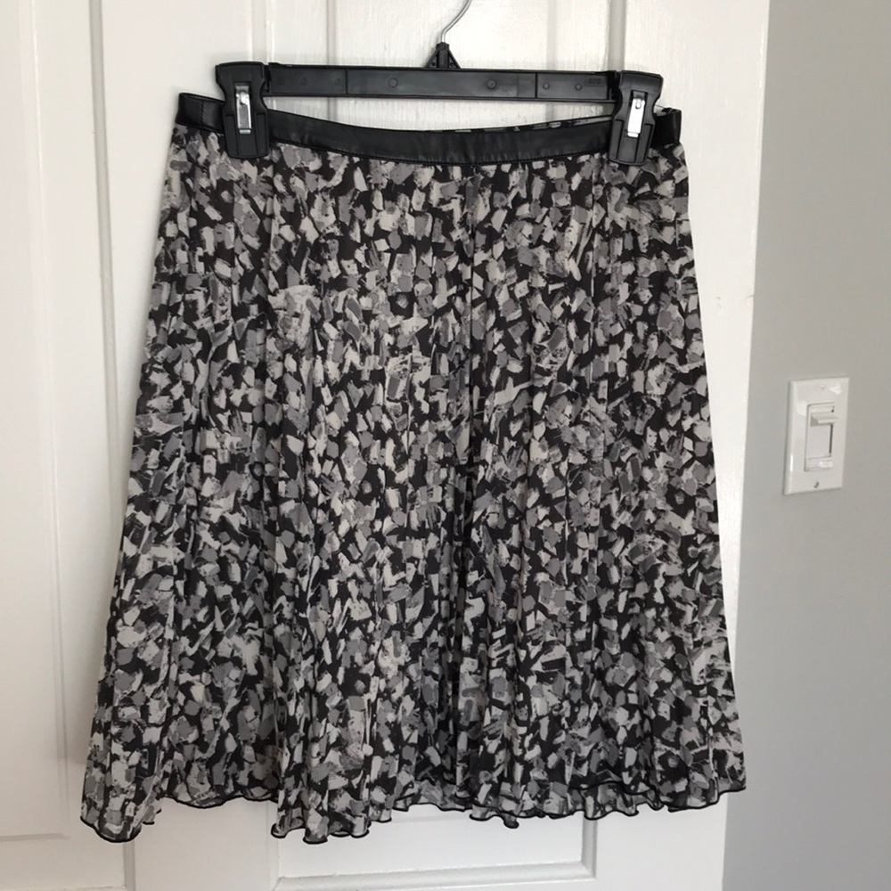 Patterned skirt - Picture 1 of 2